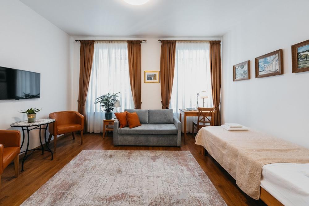 Basic, Apartment, 3 Beds