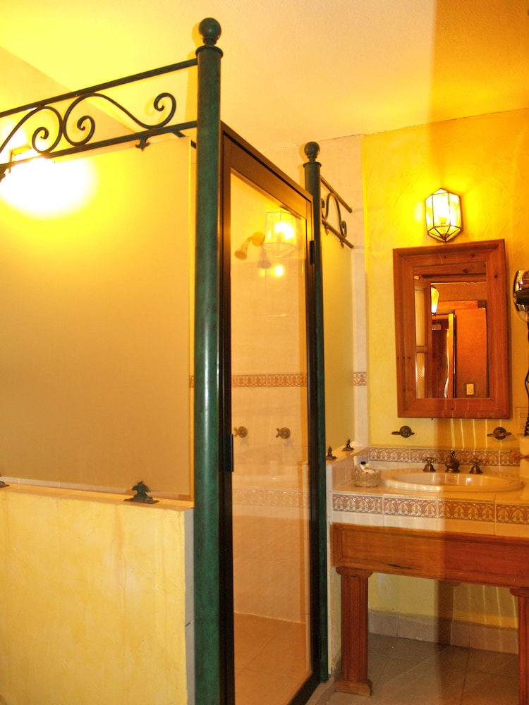 Hotel Casa del Refugio 35/54