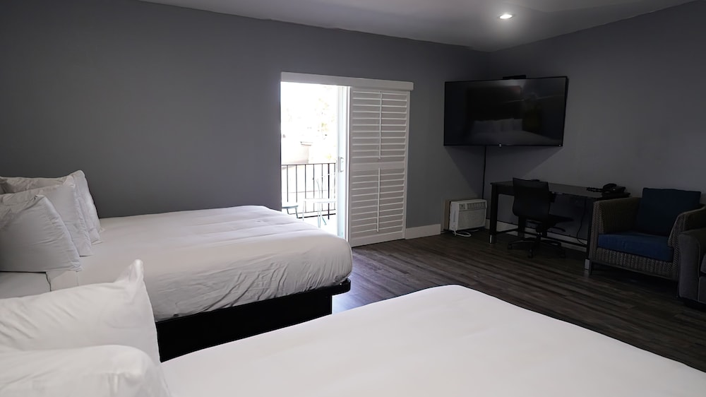 Seaside Inn & Suites 11/43