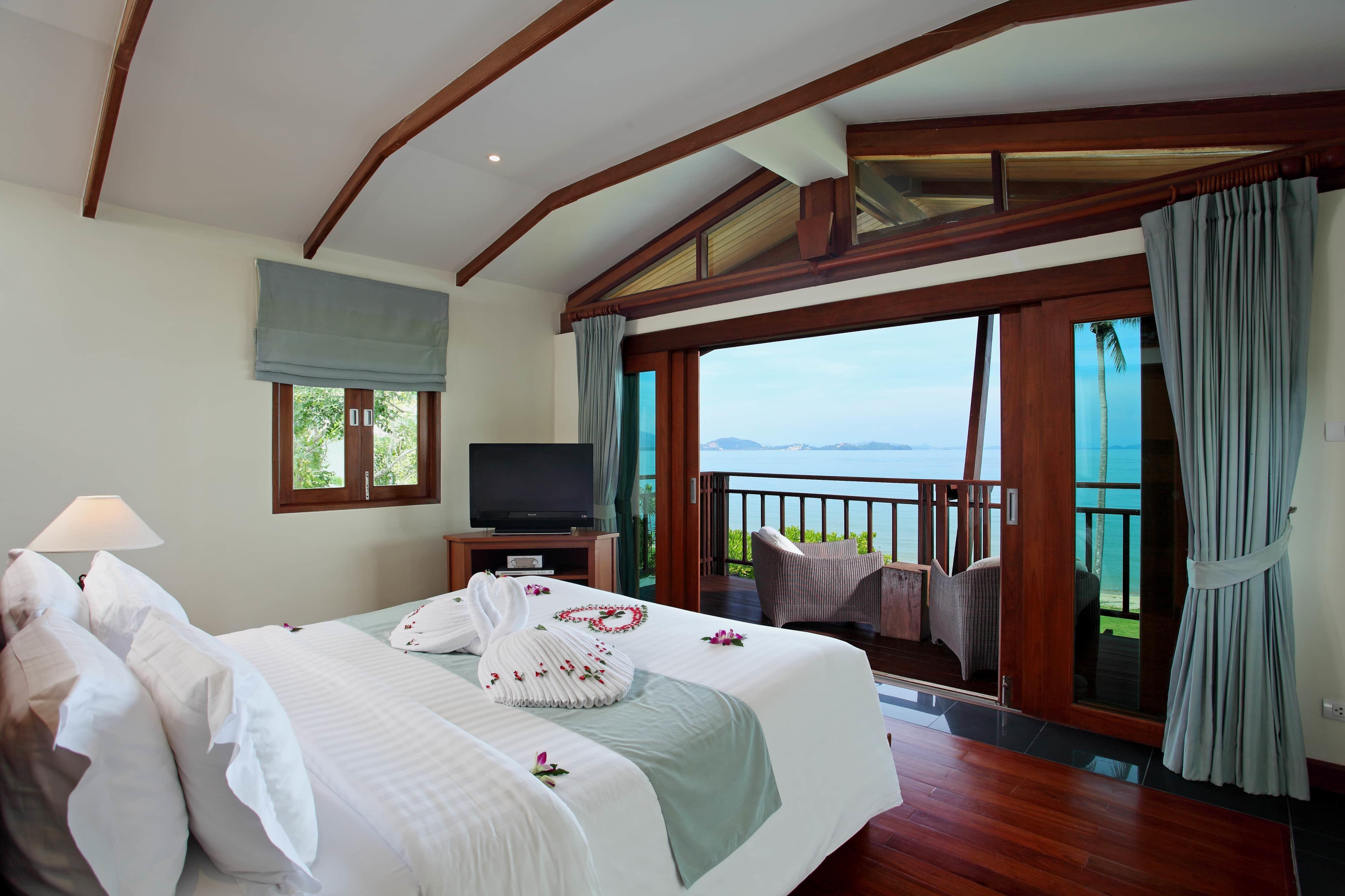 3 Bedroom Grand Seaview Pool Villa