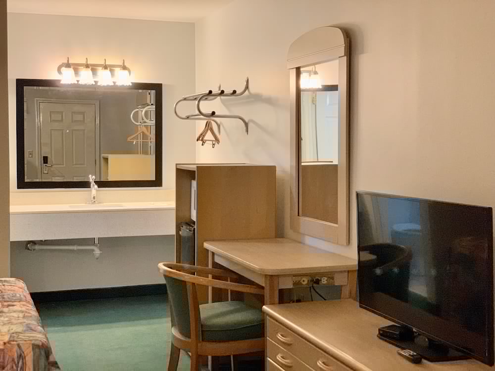 Key West Inn Childersburg 34/40