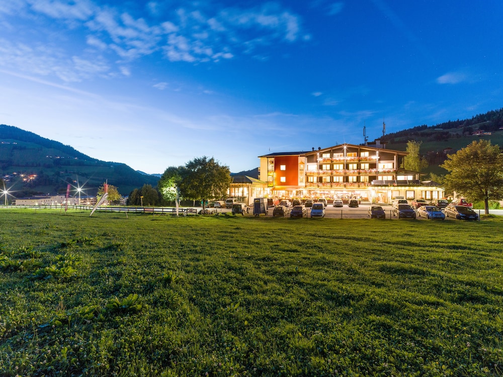 HARMONY HOTEL HARFENWIRT 7/38
