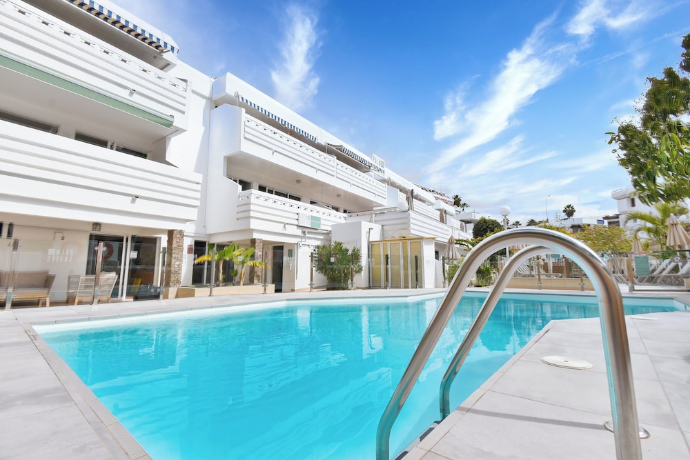 Calypso Oasis Apartments 9/65