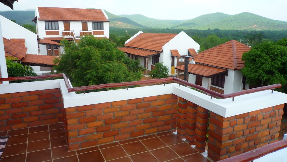 KADAMBAVANAM ETHNIC RESORT 3/42