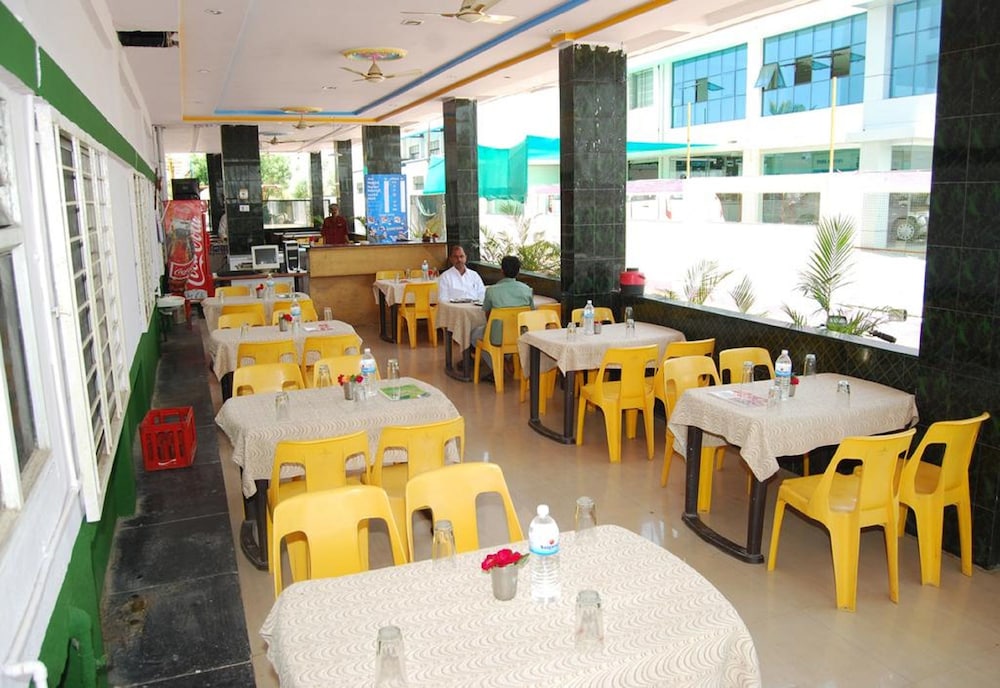 Hotel Utsav 15/24