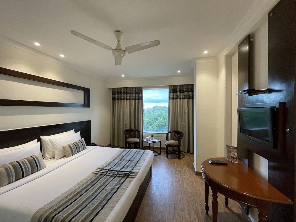 Royale Sarovar Portico Agra 27/65