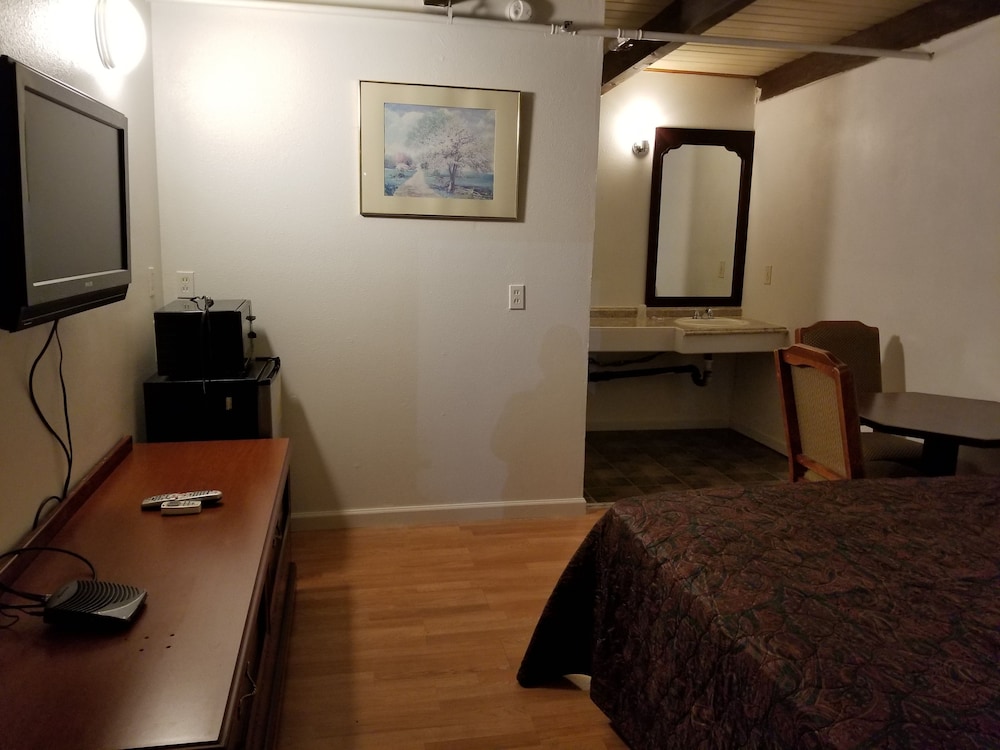 Pacific Lodge Tacoma 8/19