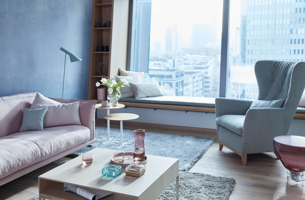 Radisson Blu Hotel, Frankfurt 40/67