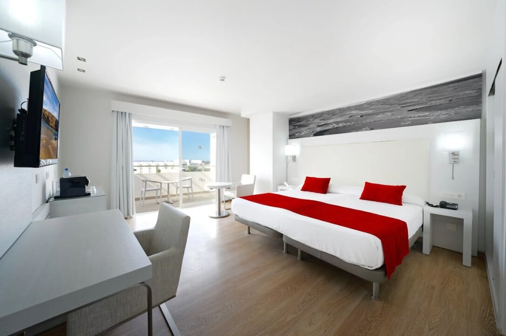 BASIC, DOUBLE BED, BALCONY