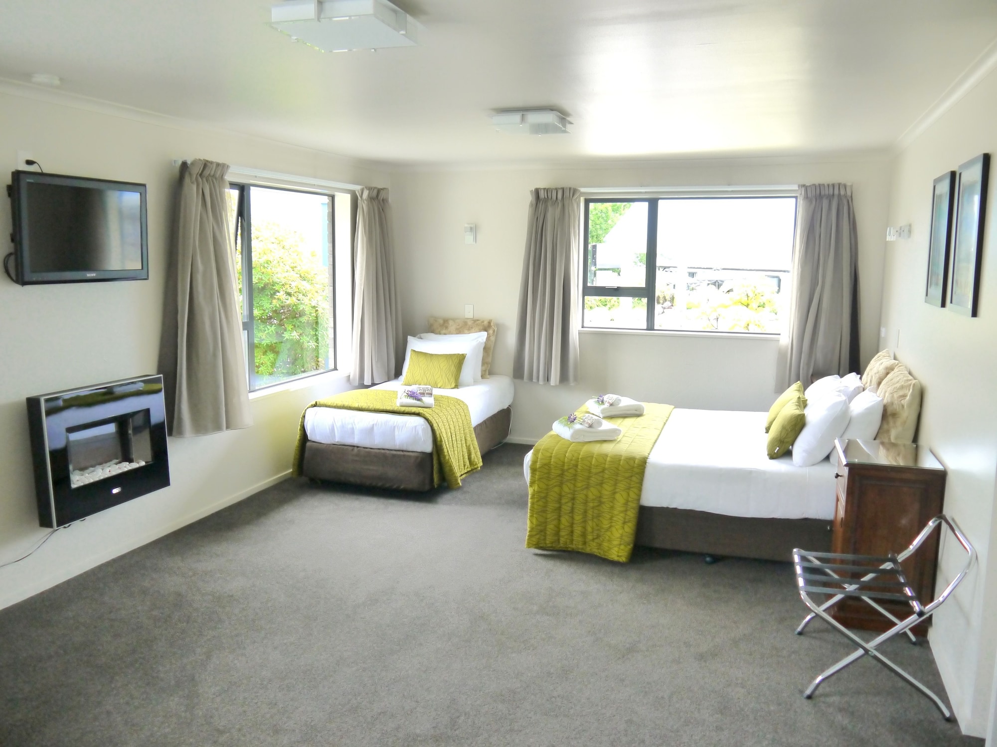 Studio, 1 King and 1 Single Beds, Mountain View, Kitchen