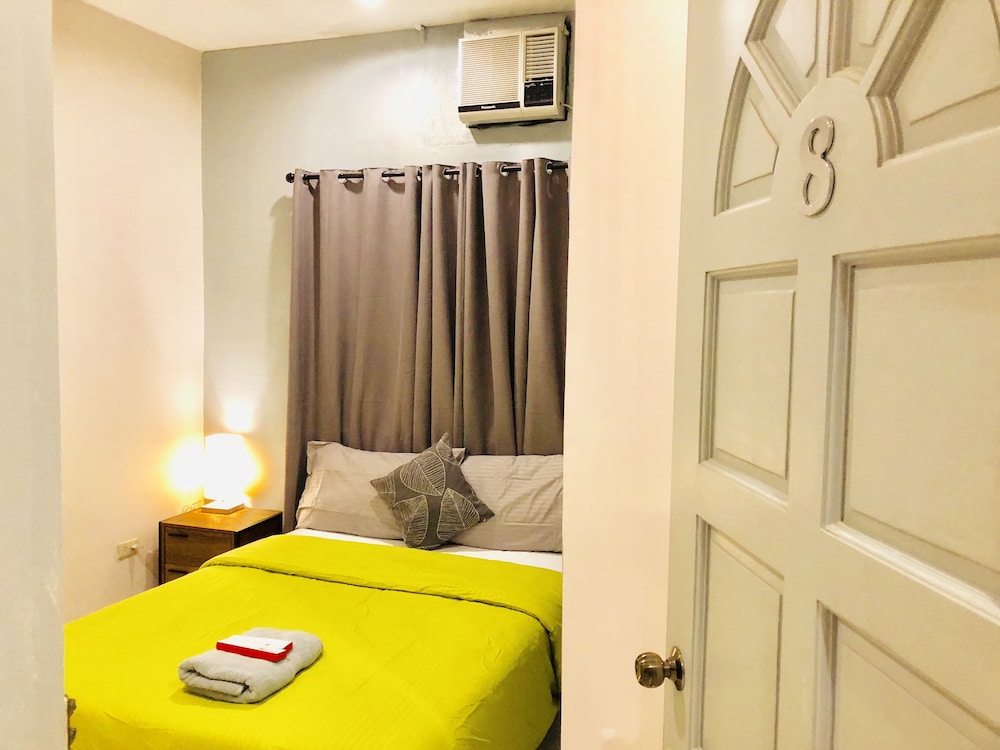 Hometown Hotel Bacolod - Lacson 30/74