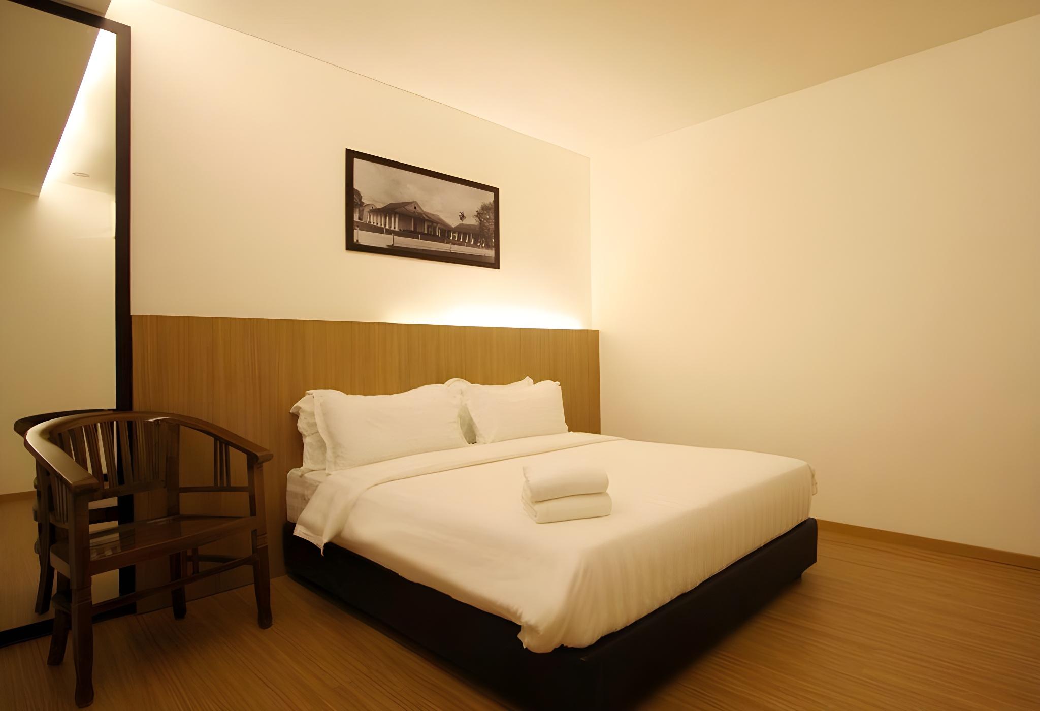 Standard, Double Bed, No Window, Large