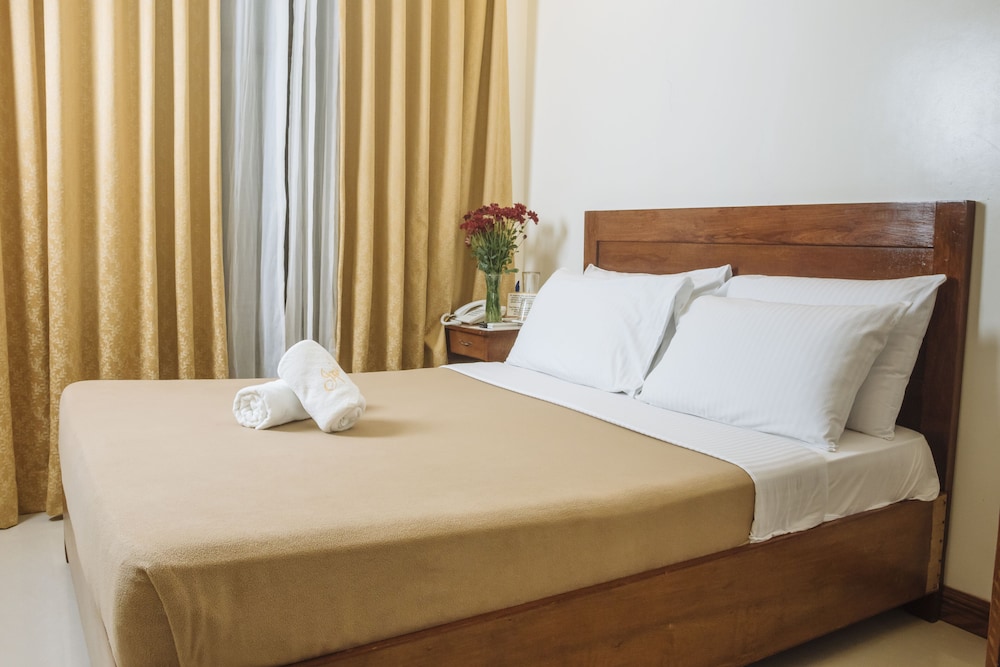 Ipil Suites Puerto Princesa 14/40