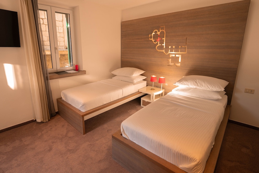 STANDARD, TWIN BEDS