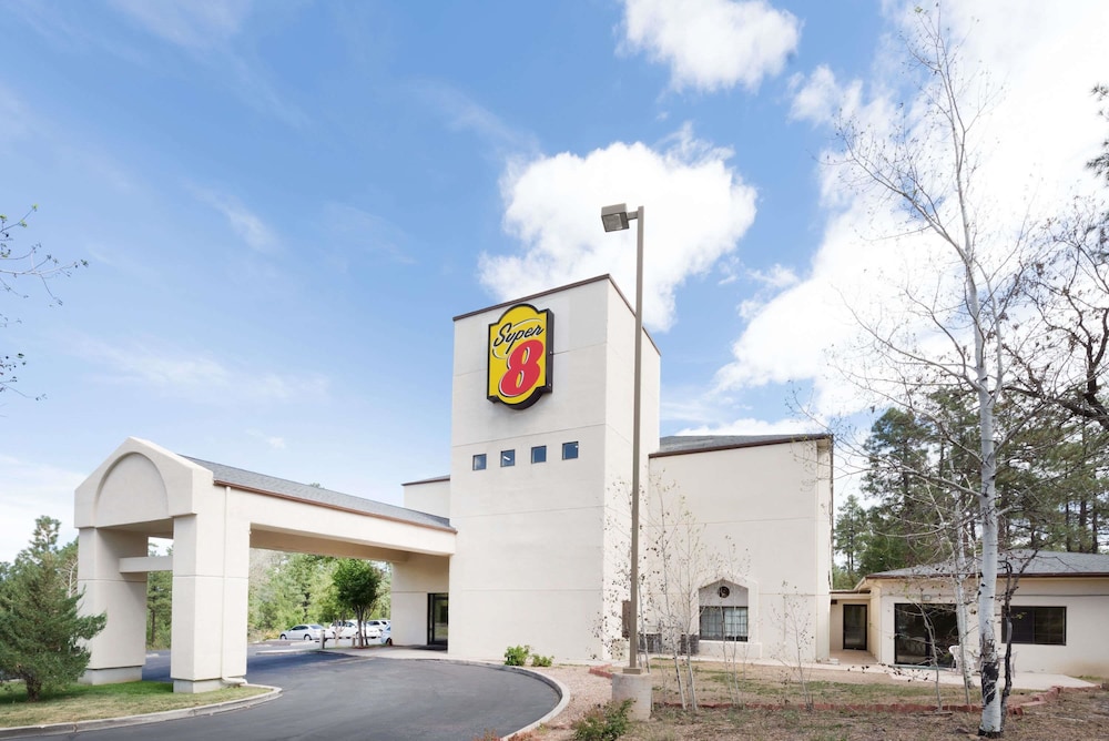 Super 8 by Wyndham Show Low 6/54