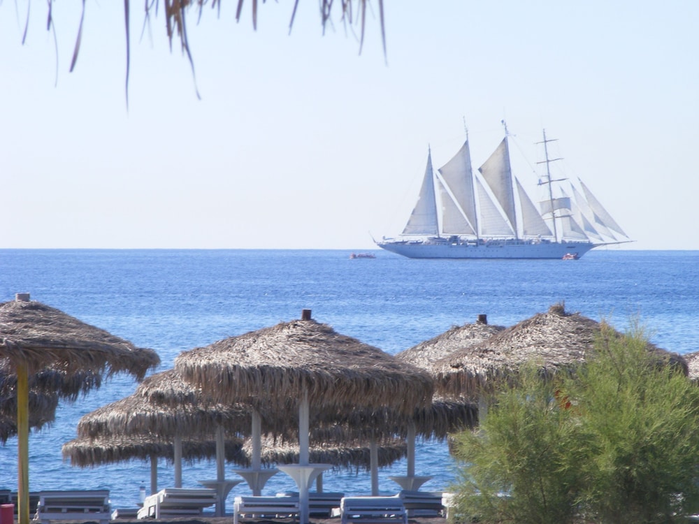 Perissa Bay Hotel 40/50