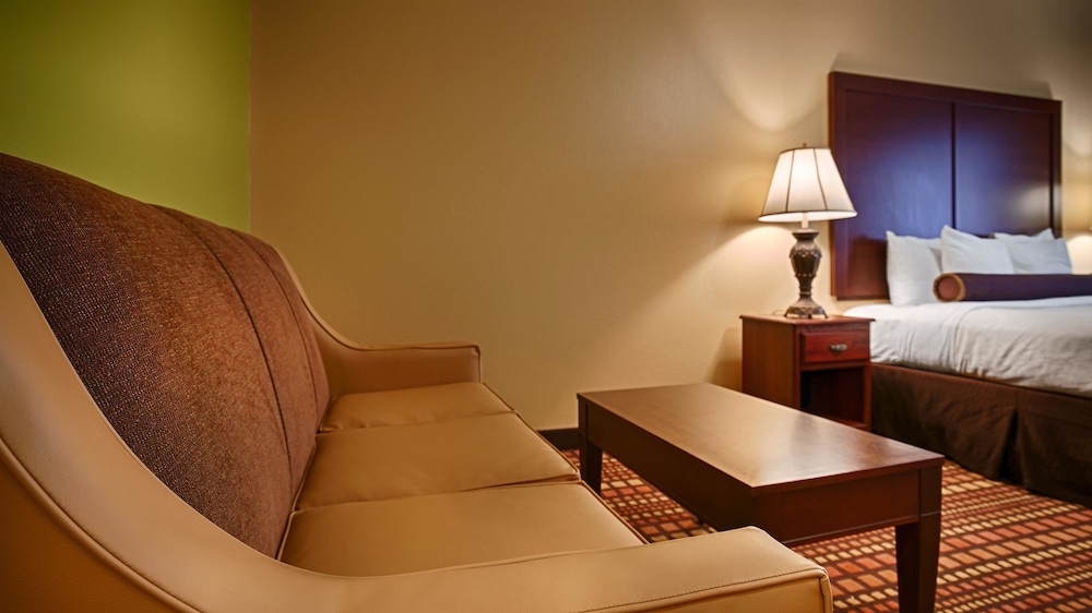 Best Western Plus Gadsden Hotel & Suites 8/22