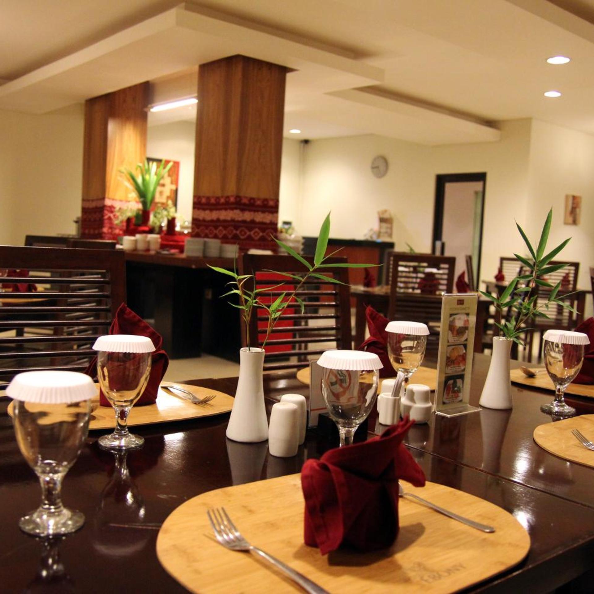 Hotel Ebony 26/33