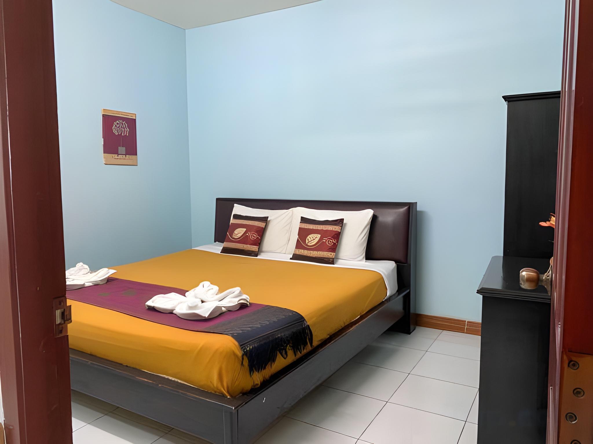 Room, Double Bed, Shared Bathroom, with Fan