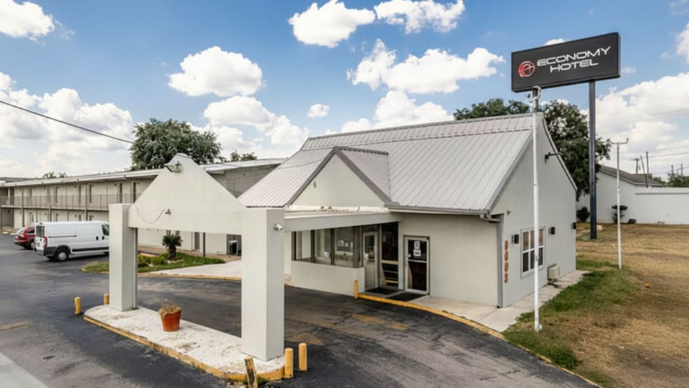 Mid Towne Inn Suites San Antonio 36/43