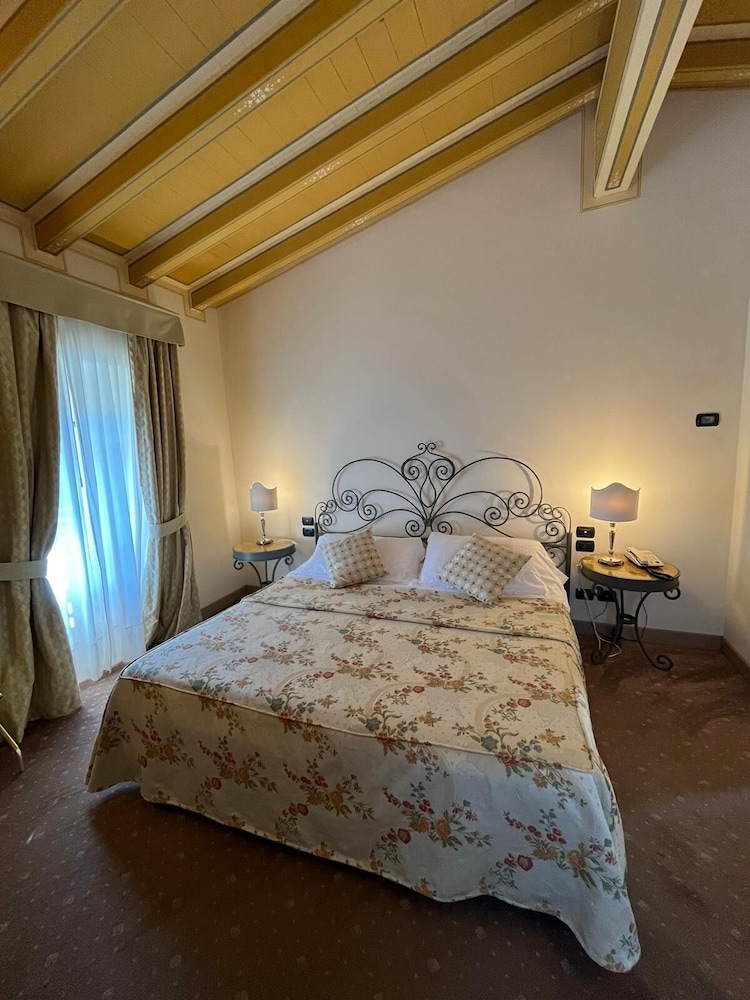Relais Mirabella 9/45