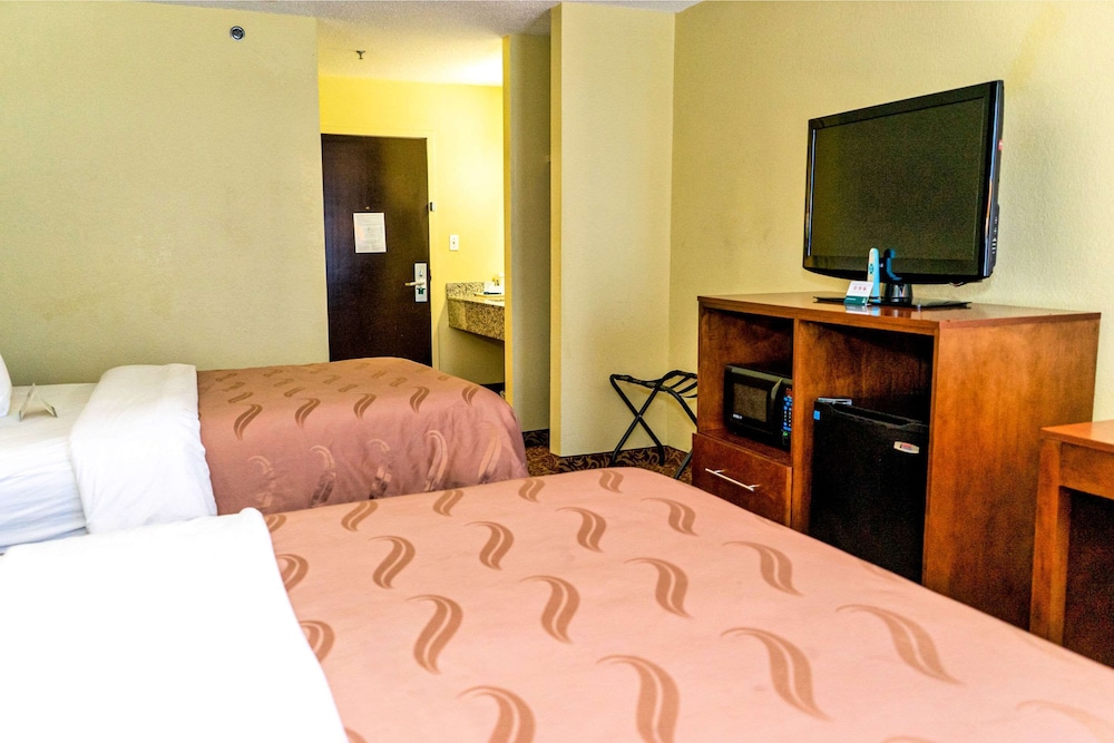 Quality Inn Whiteville North 22/37