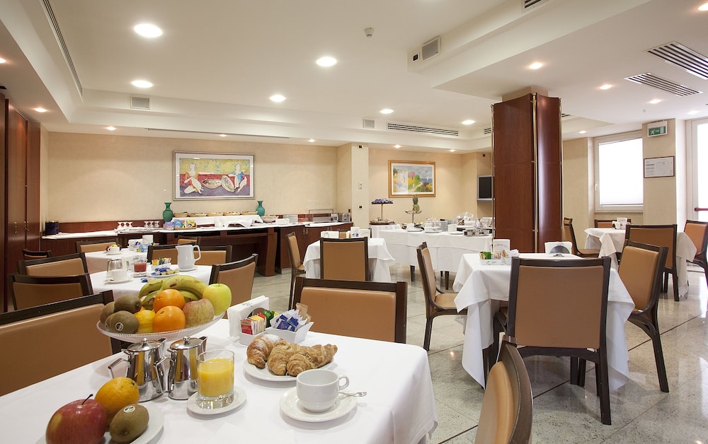 Palace Hotel 36/50