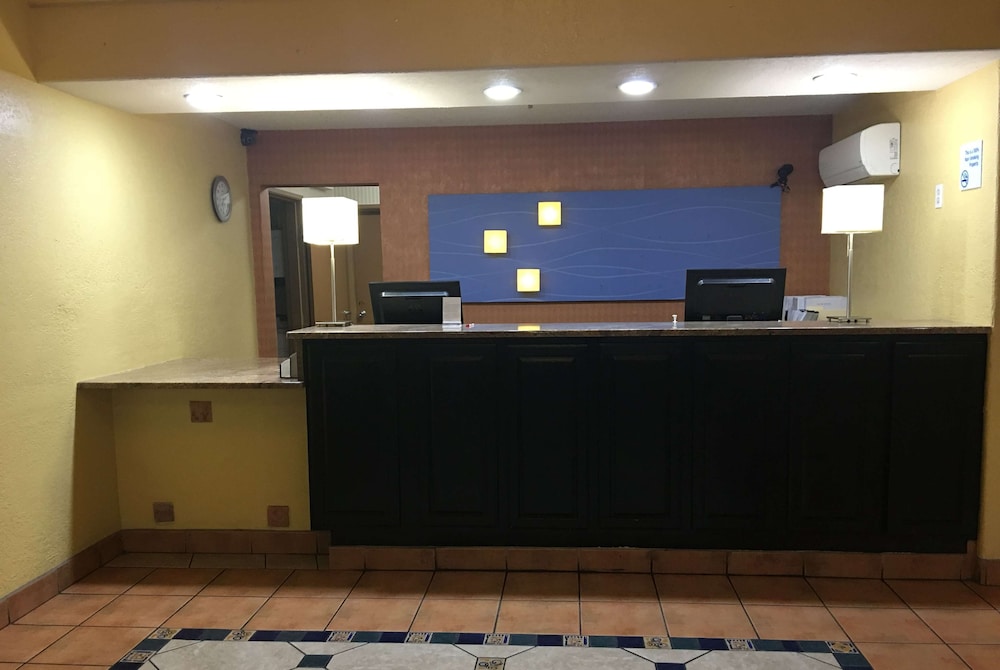 Ramada by Wyndham Santa Fe 4/36