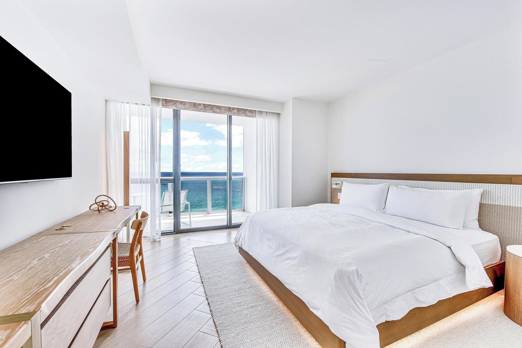 Suite, King Bed, Ocean Front