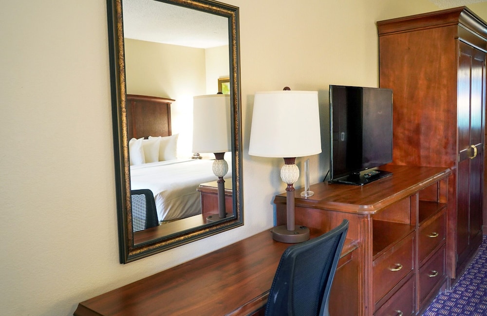 Rosen Inn Closest to Universal 62/62