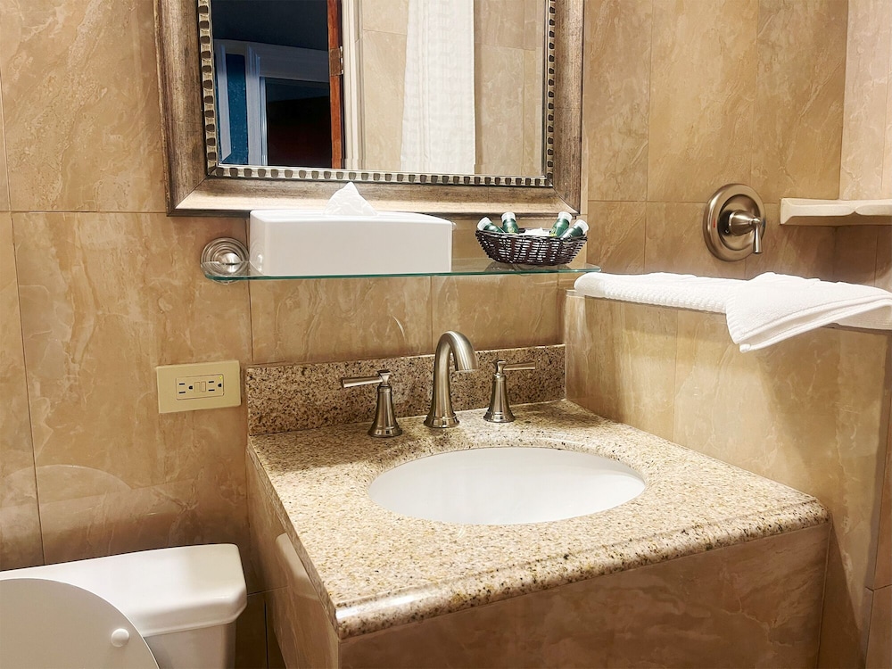 غرفة بسريرين مزدوجين بإطلالة على الحديقة، Lindbergh Bay Hotel And Villas 4/4