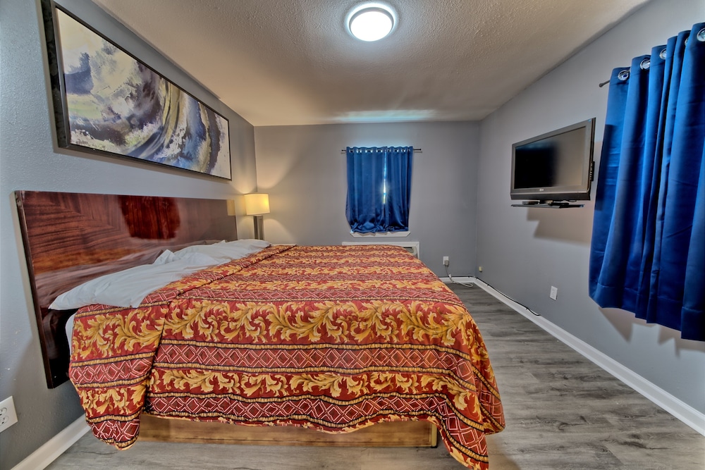Aqua View Motel 13/55
