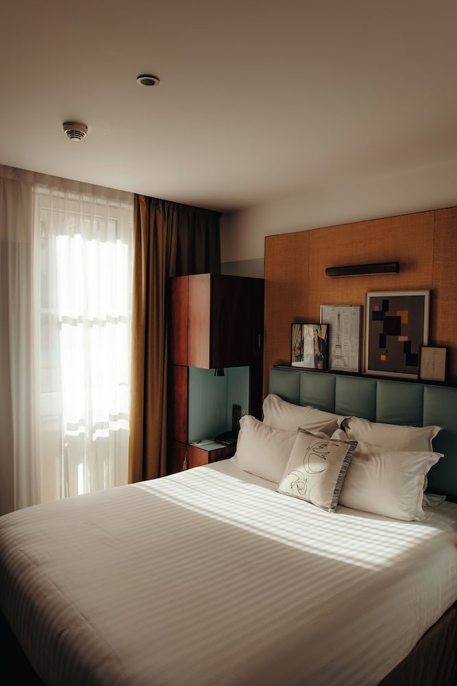 Hotel Eiffel Blomet 12/68