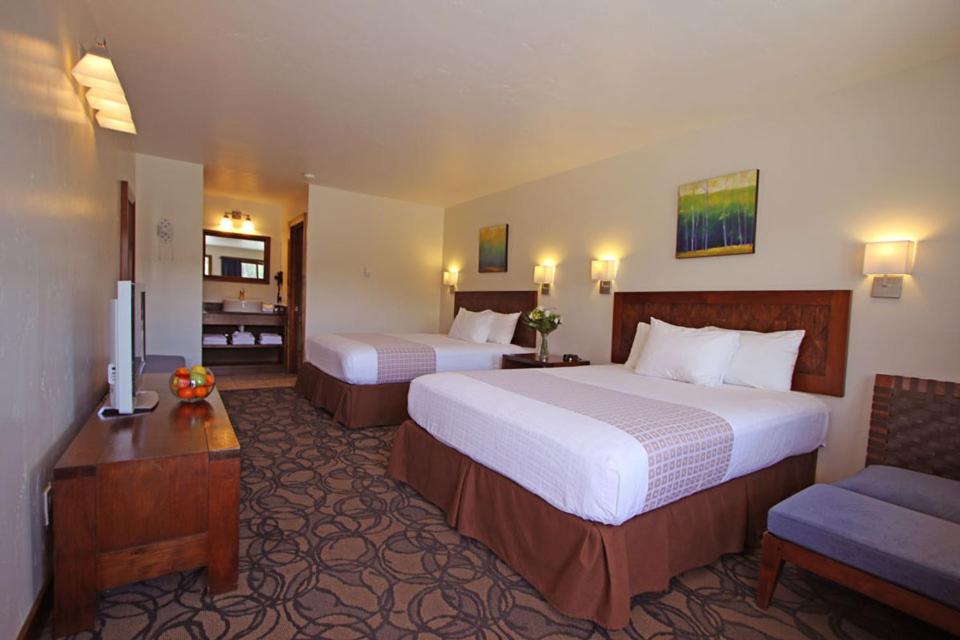 Standard, Queen Bed