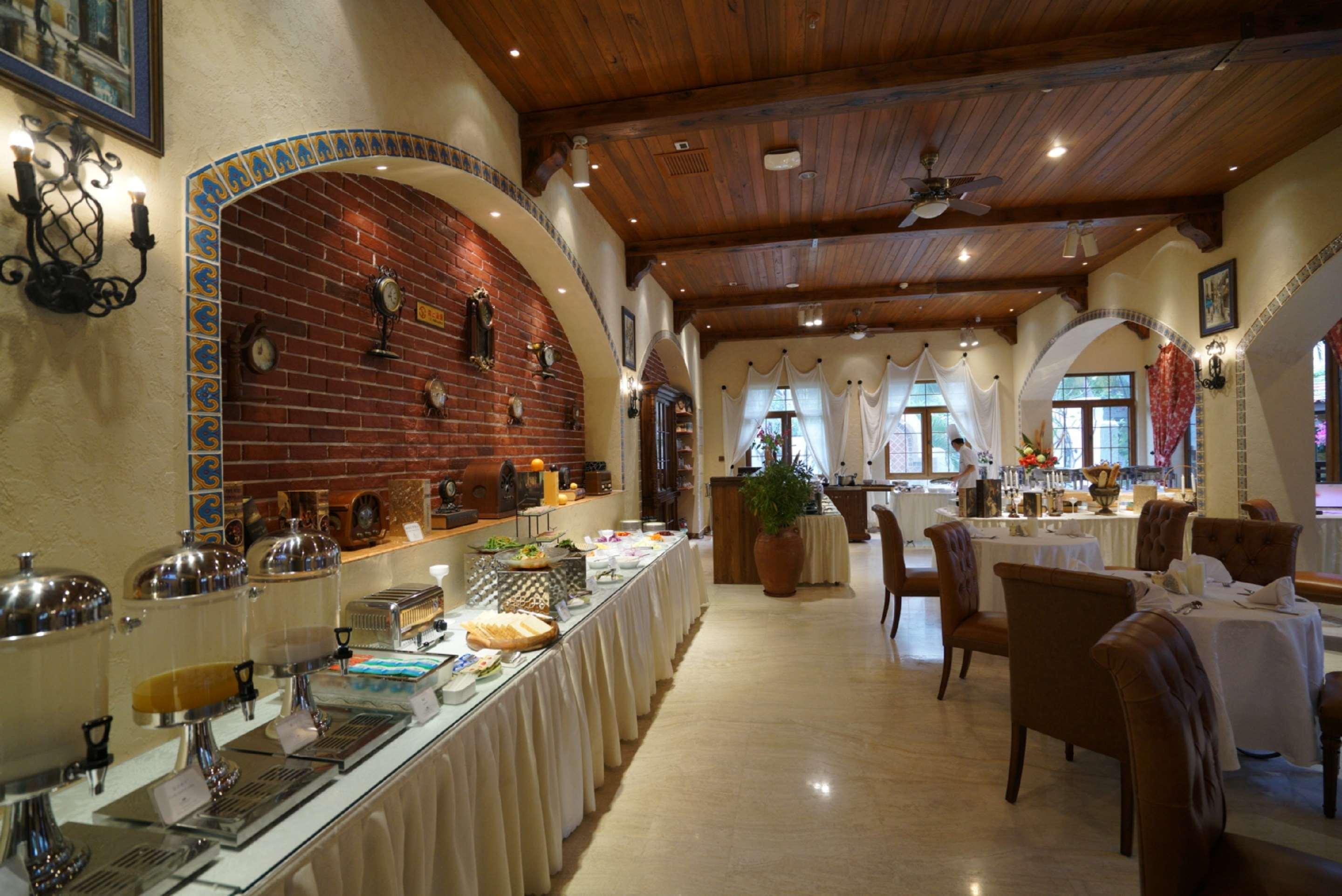 International Resort Hotel Sanya 41/48