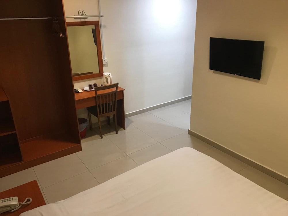 Aeton Hotel 33/61