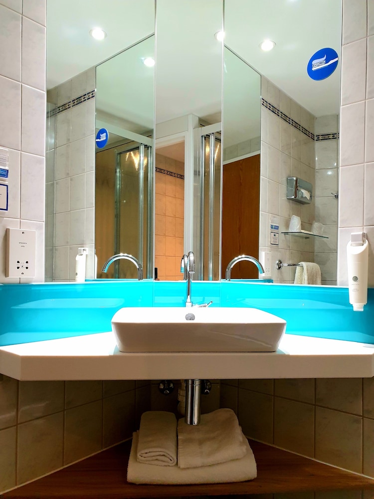 Holiday Inn Express London - Stratford by IHG 13/76