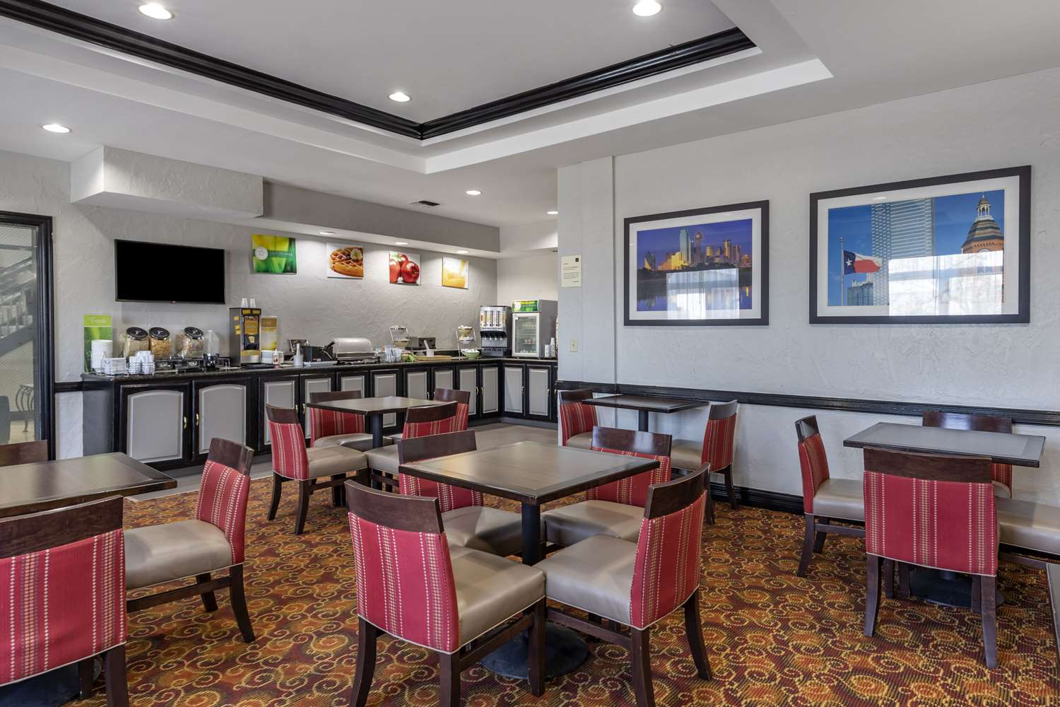 Quality Inn & Suites I-35 E-Walnut Hill 39/41