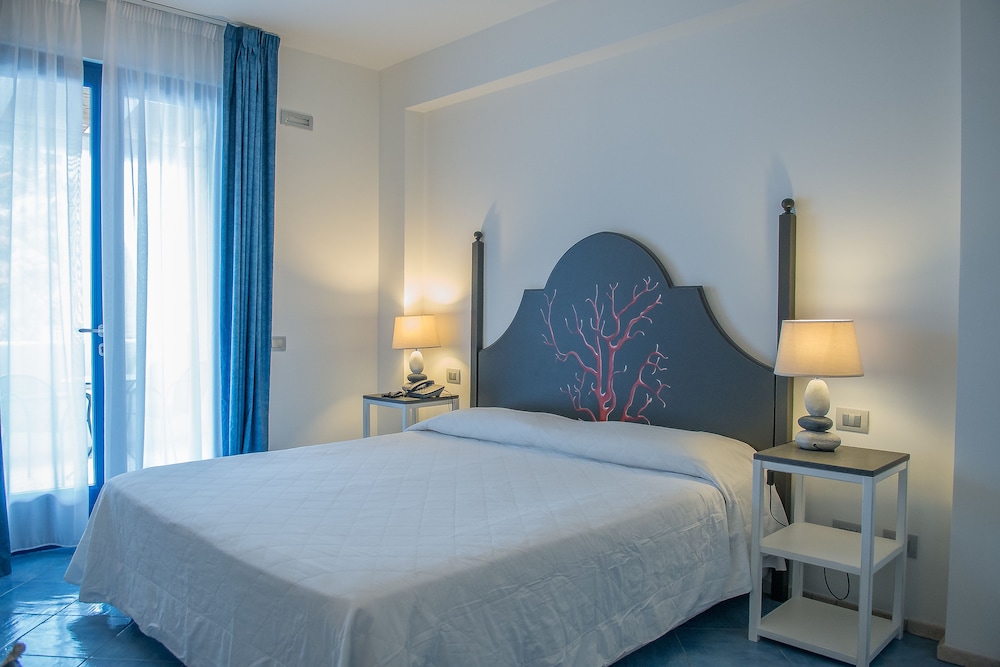 Hotel Cutimare 7/50