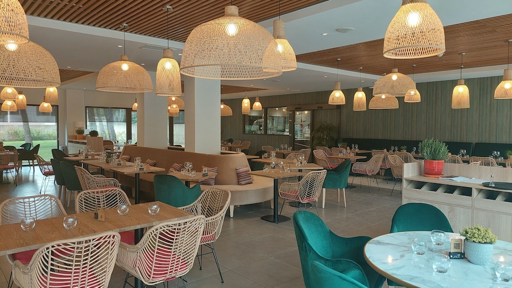 Grand Prix Hotel 41/55