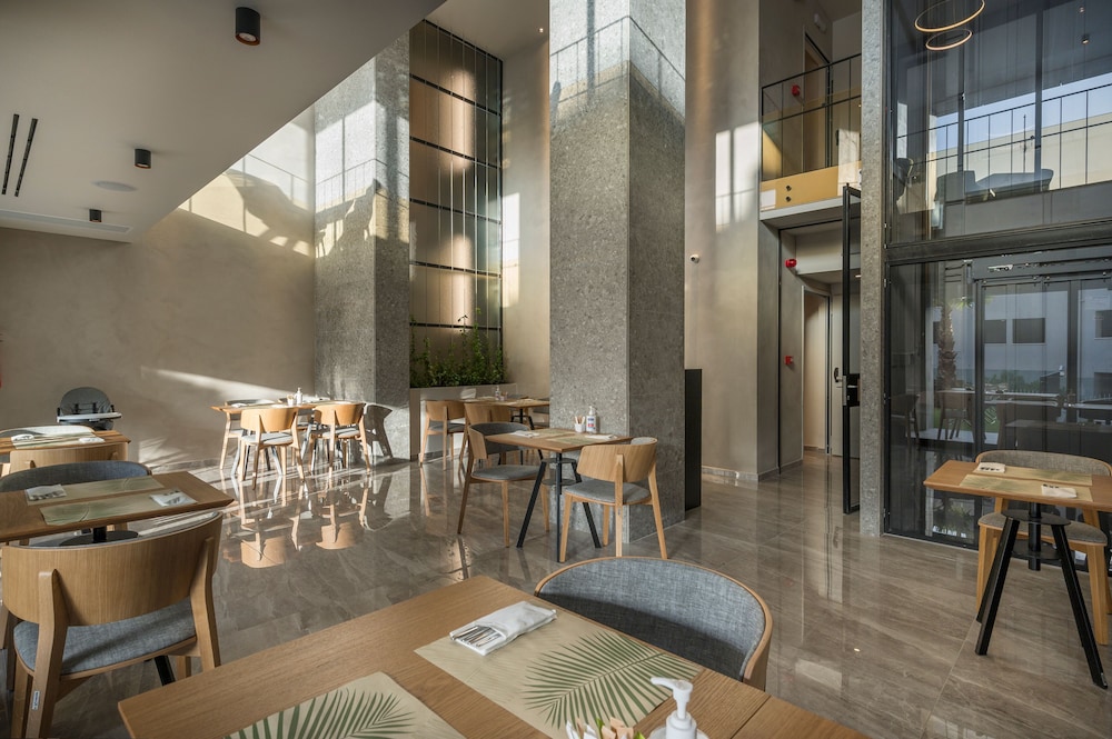 Hyperion City Hotel & Spa 54/70
