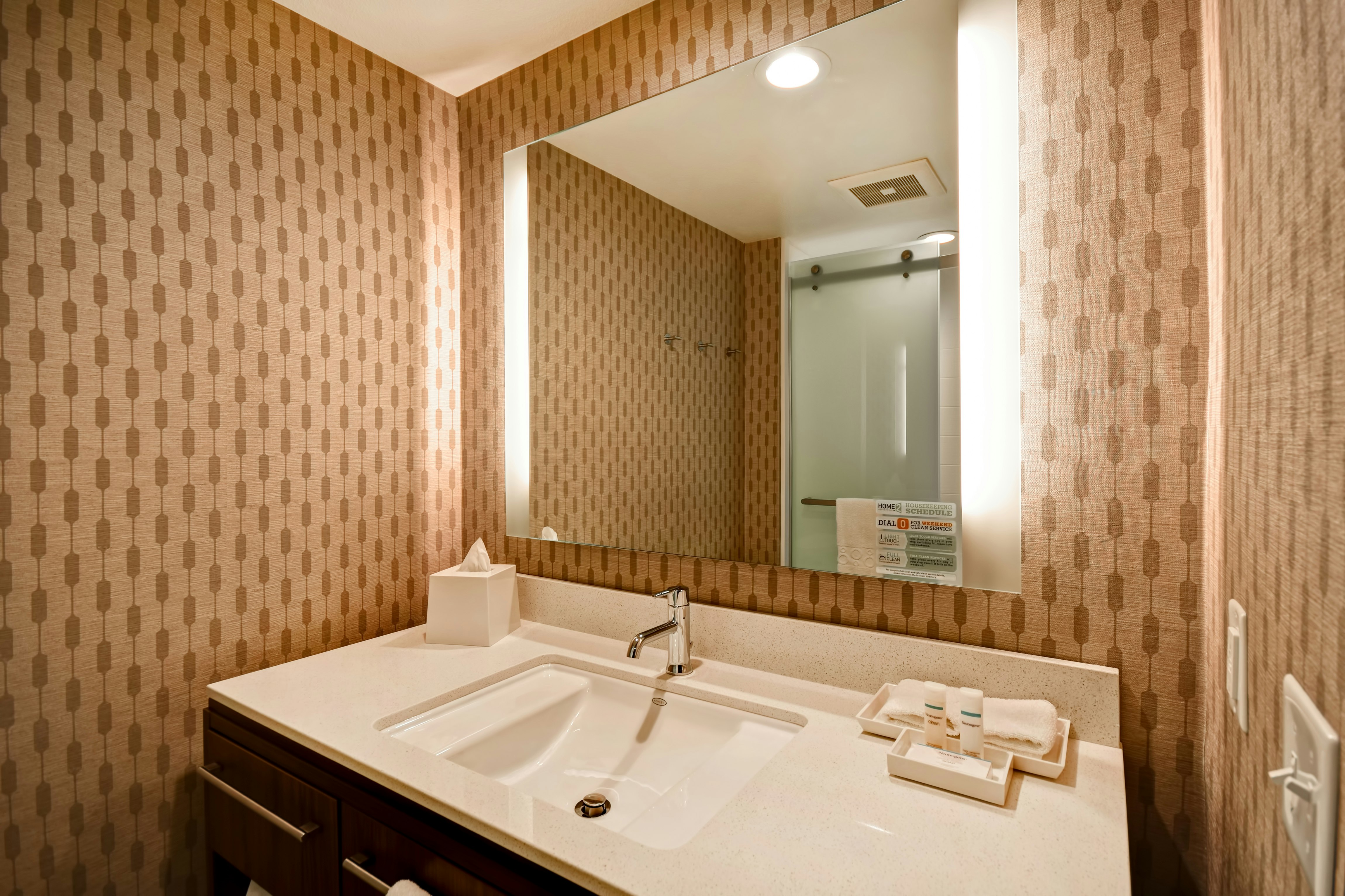 استوديو بسريرين كوين لذوي الإعاقة، Home2 Suites by Hilton Victorville, CA 4/8