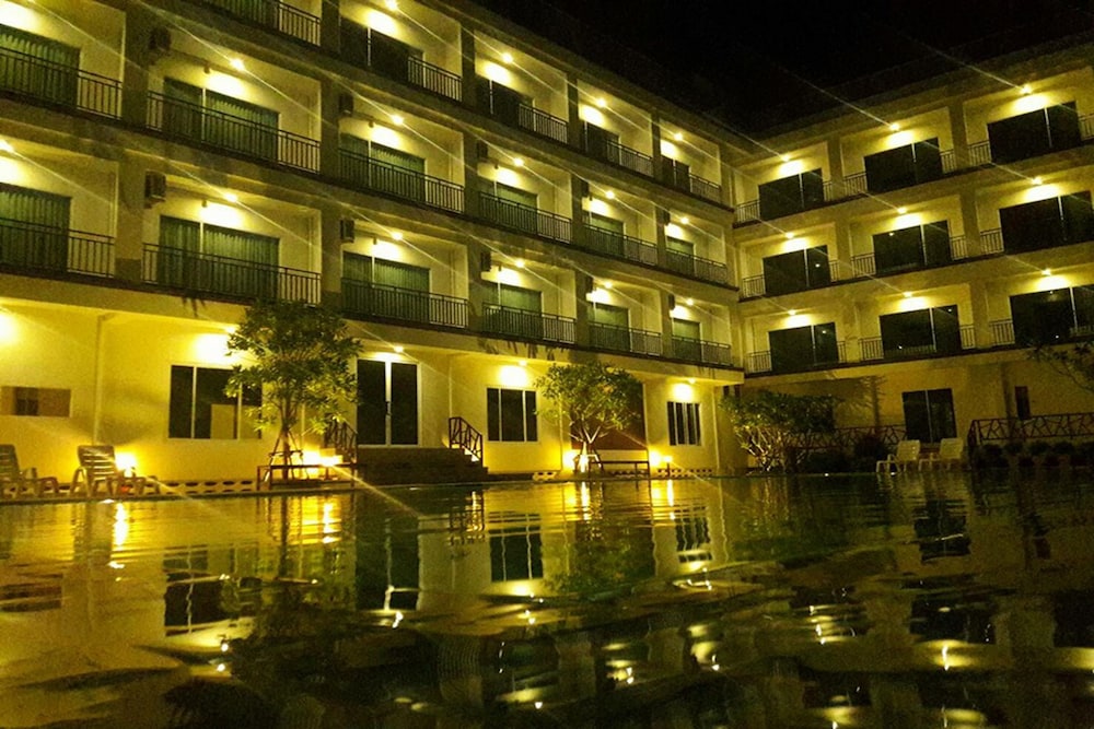 Southgate Residence Hotel 2/30