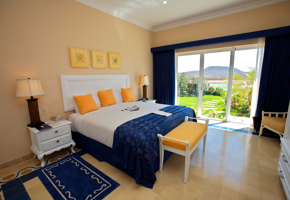 3 BEDROOMS, VILLA