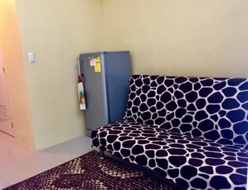 Light Residences - One Bedroom Condo Unit 10/19