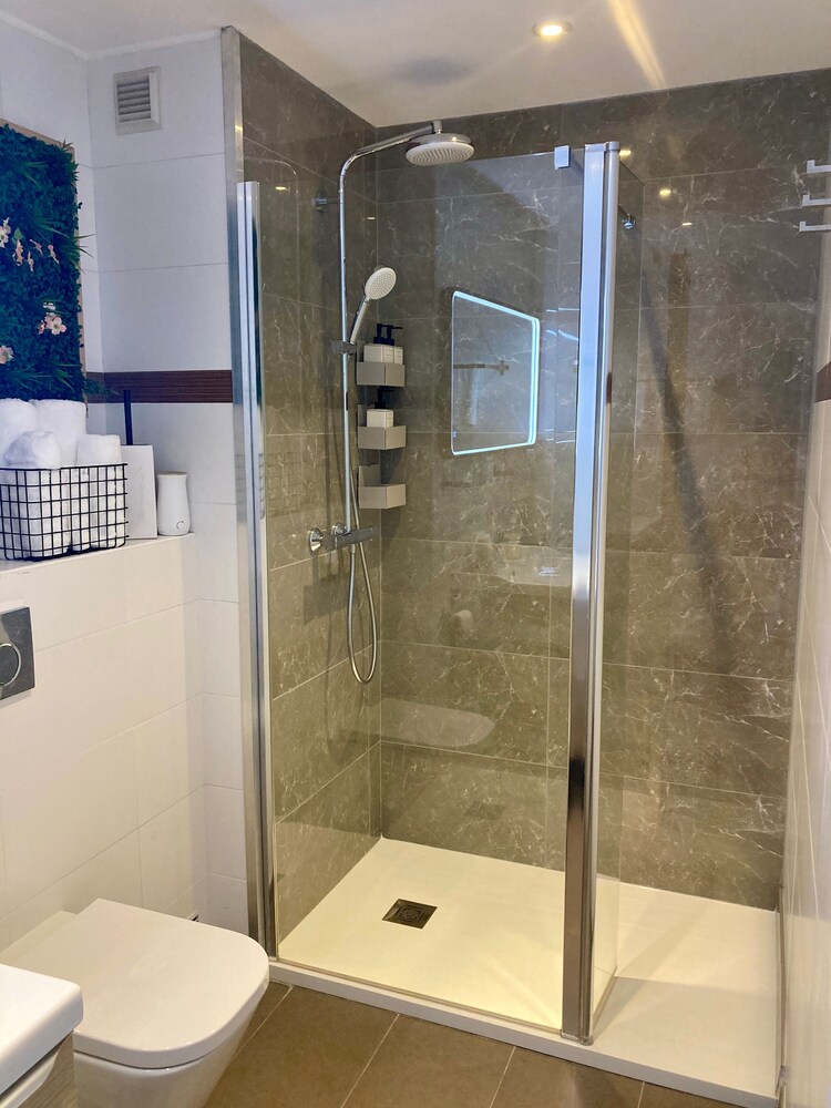 Cannes City B&B 33/37