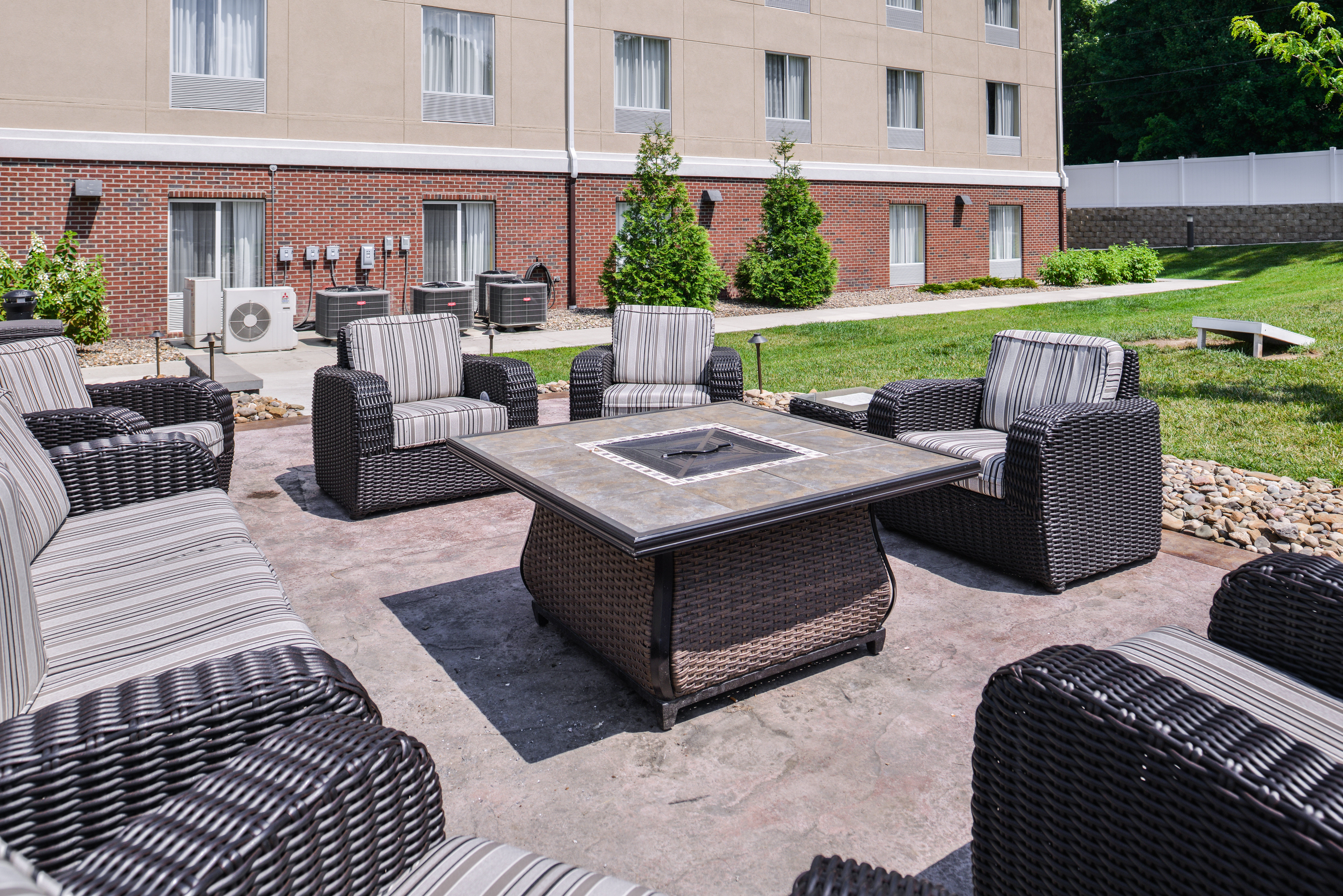 Holiday Inn Express And Suites Ironton 53/76