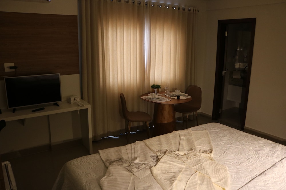 Bristol Aline Hotel 23/29