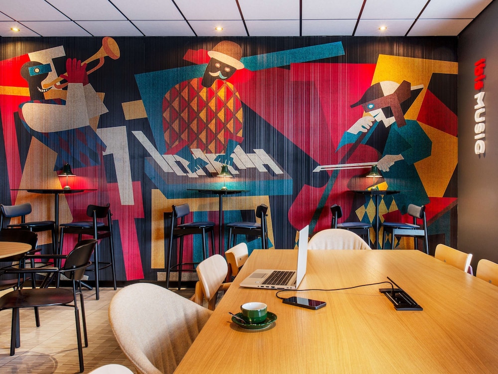 restaurant cafeteria