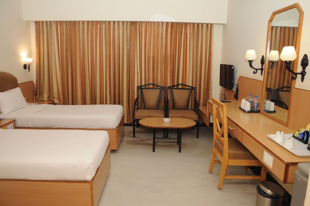 SRM HOTEL 13/41